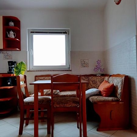 Apartmani Nikolina Ražanac Екстериор снимка