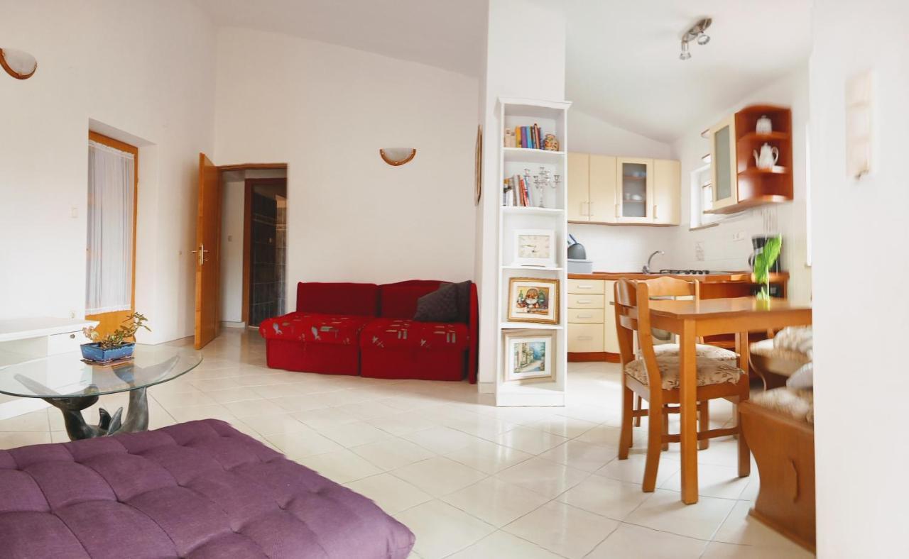 Apartmani Nikolina Ražanac Екстериор снимка